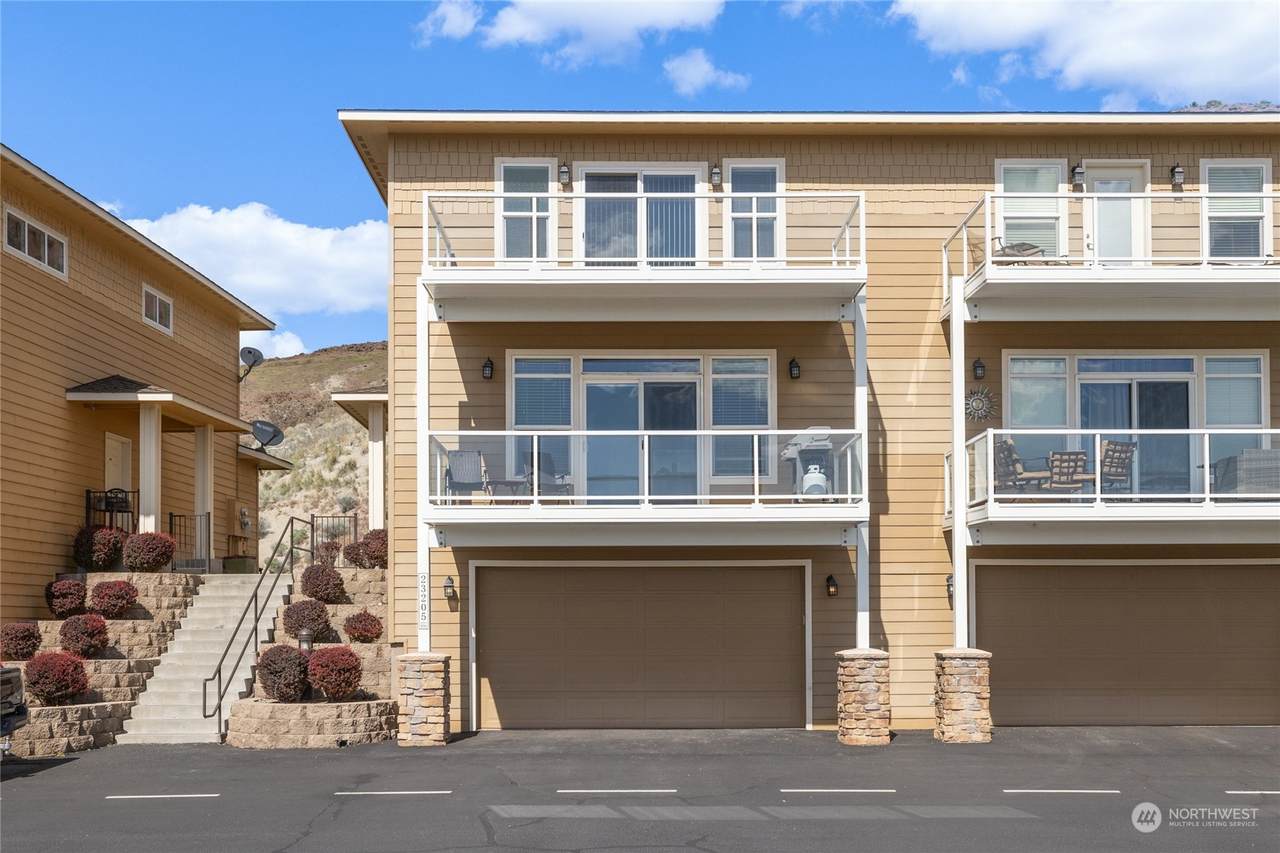 23205 Sunserra Loop - Photo 1
