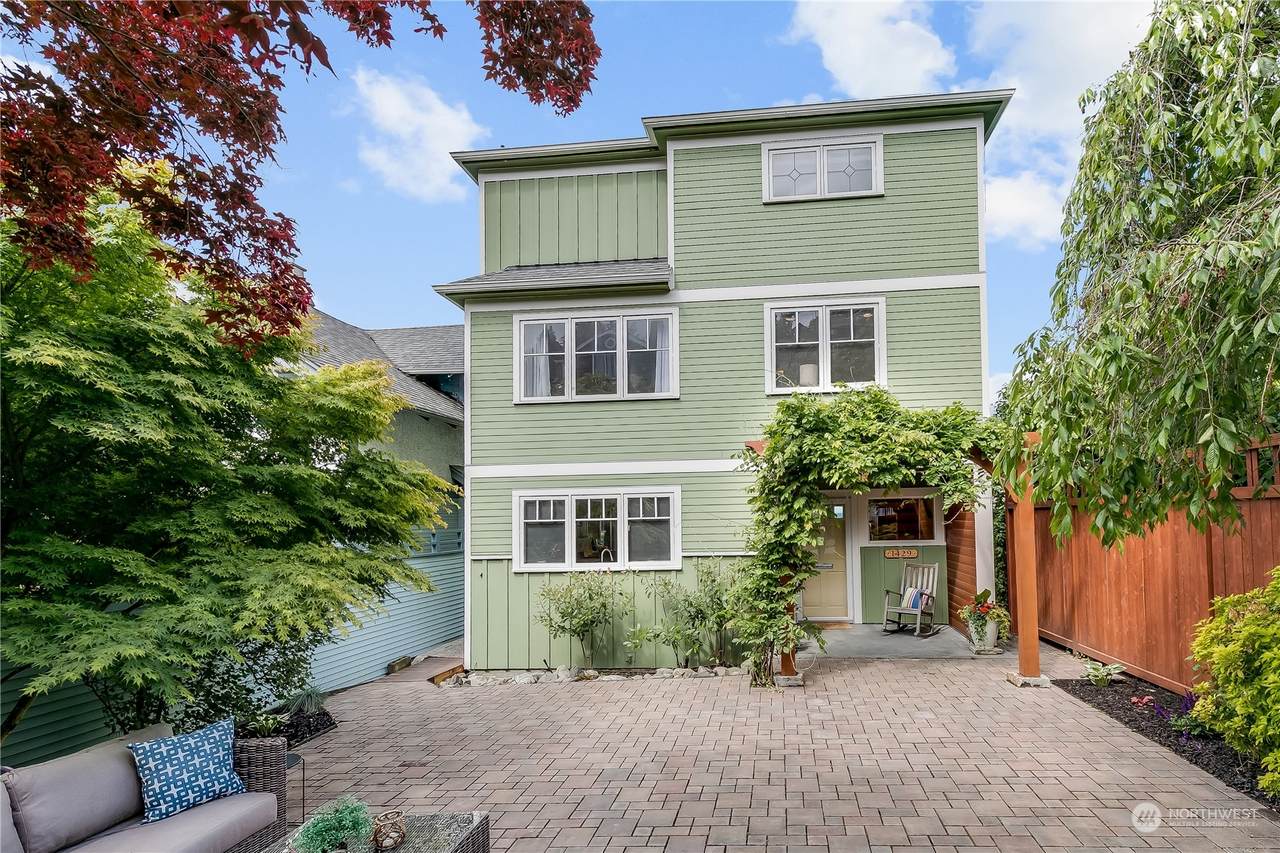 1429 9th Avenue - Photo 1