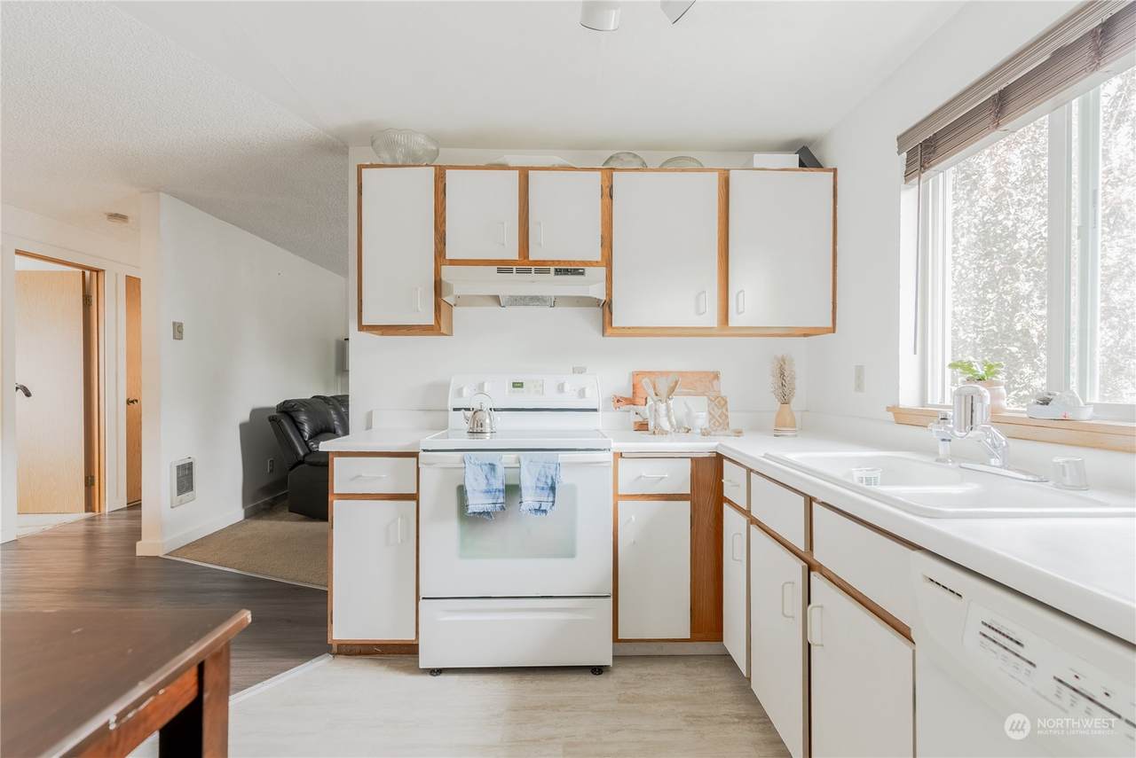 10323 15th Avenue Ct - Photo 1