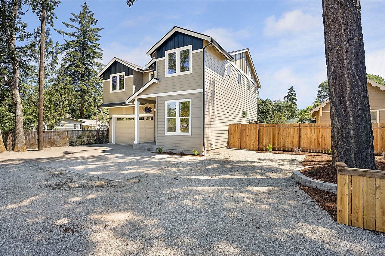 11813 Vernon Avenue - Photo 1