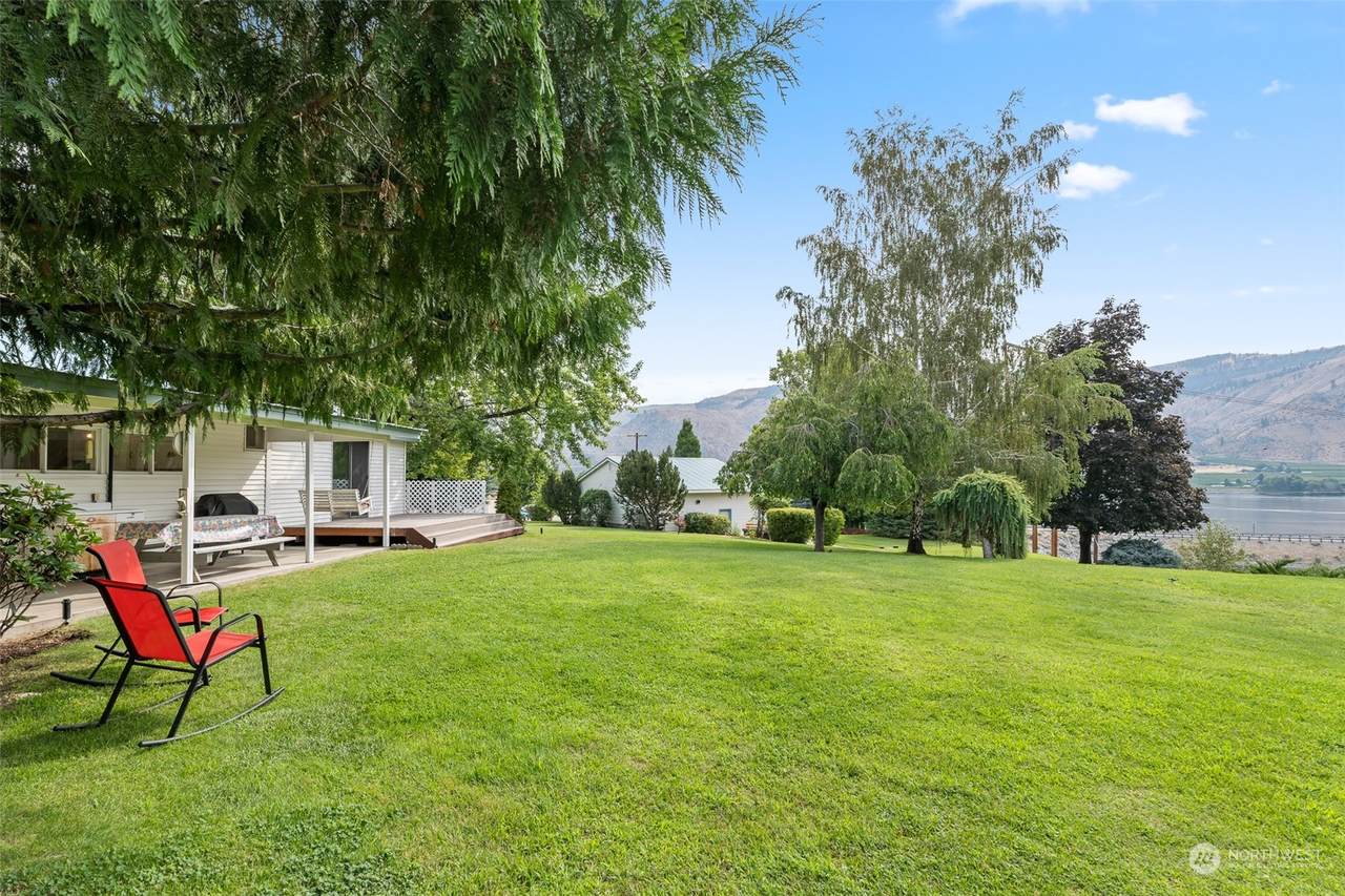 2727 Entiat Way - Photo 1