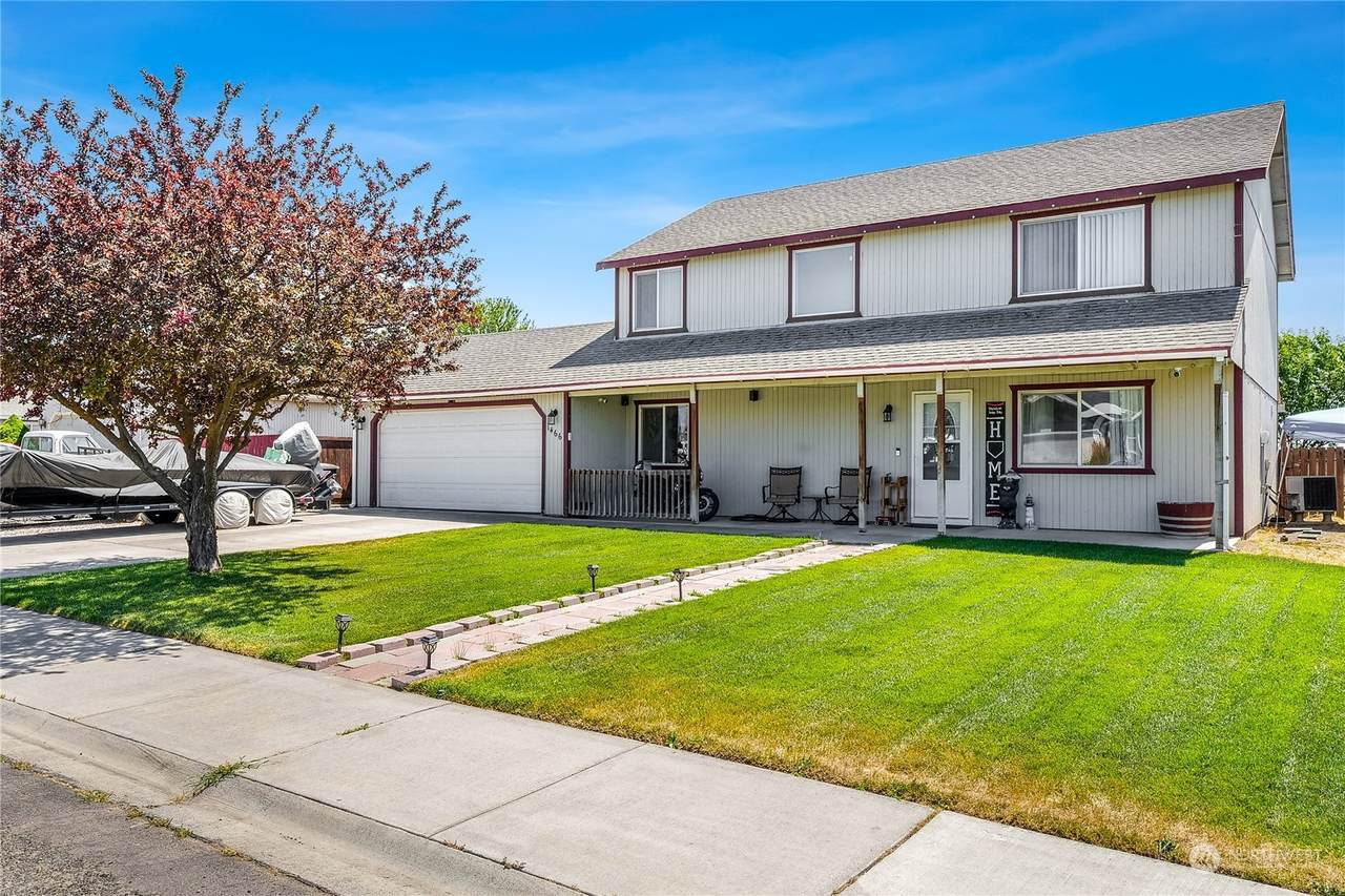 1466 Cougar Drive - Photo 1