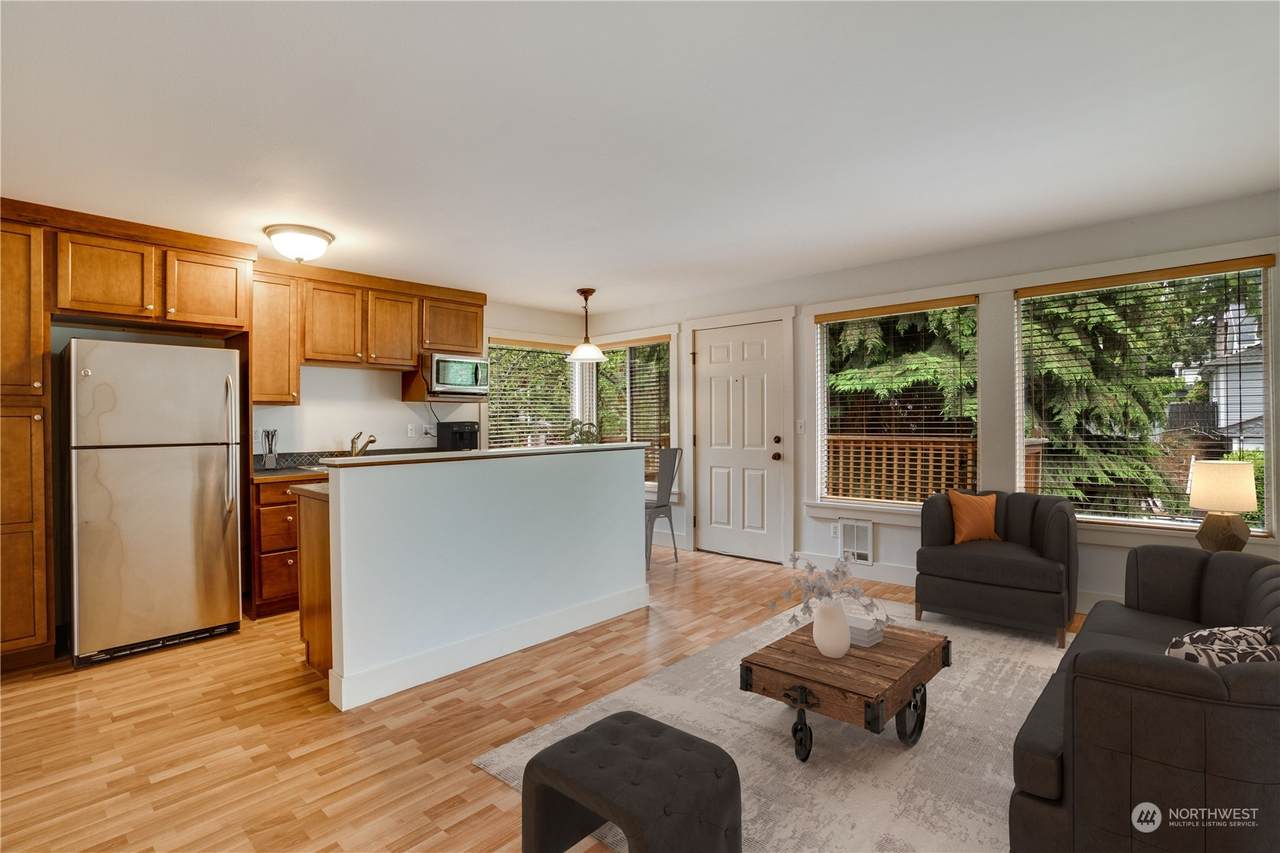422 L Street - Photo 1