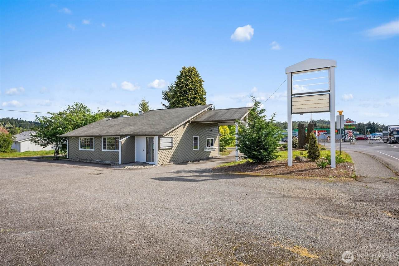472 Sussex Avenue - Photo 1