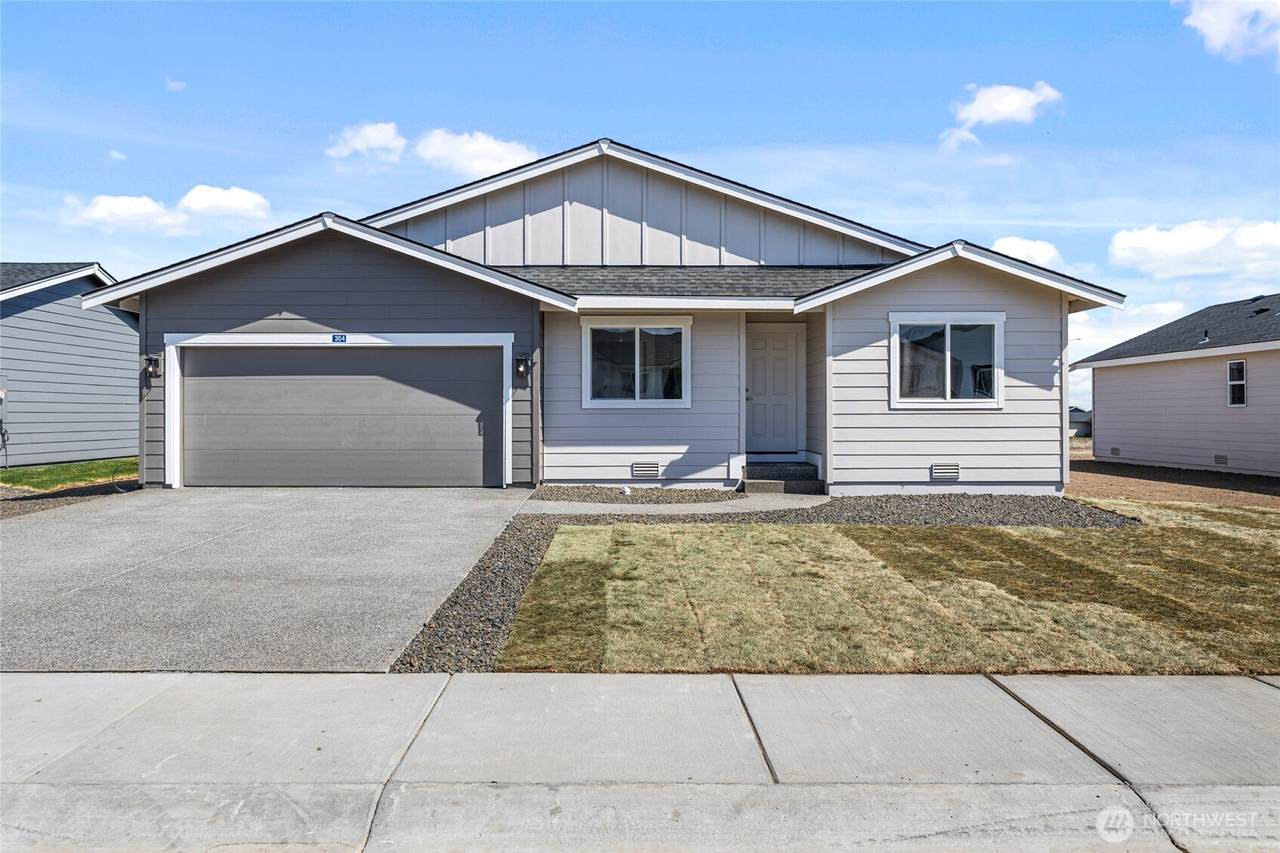 304 Aspen Street - Photo 1