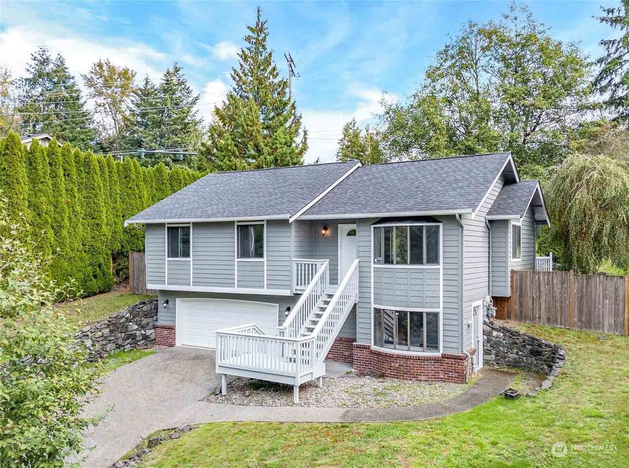 935 Holly Drive - Photo 1