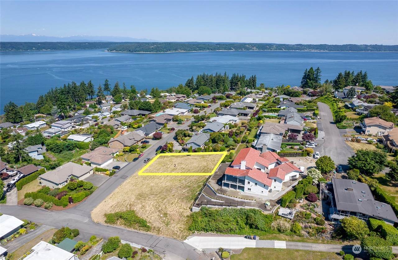 6007 Bayview Drive - Photo 1