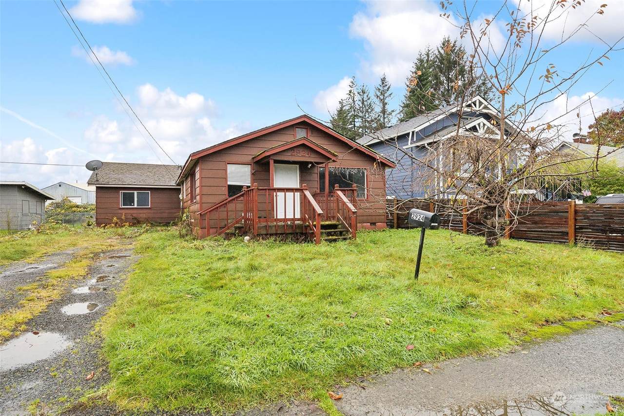 2924 Pacific Avenue - Photo 1