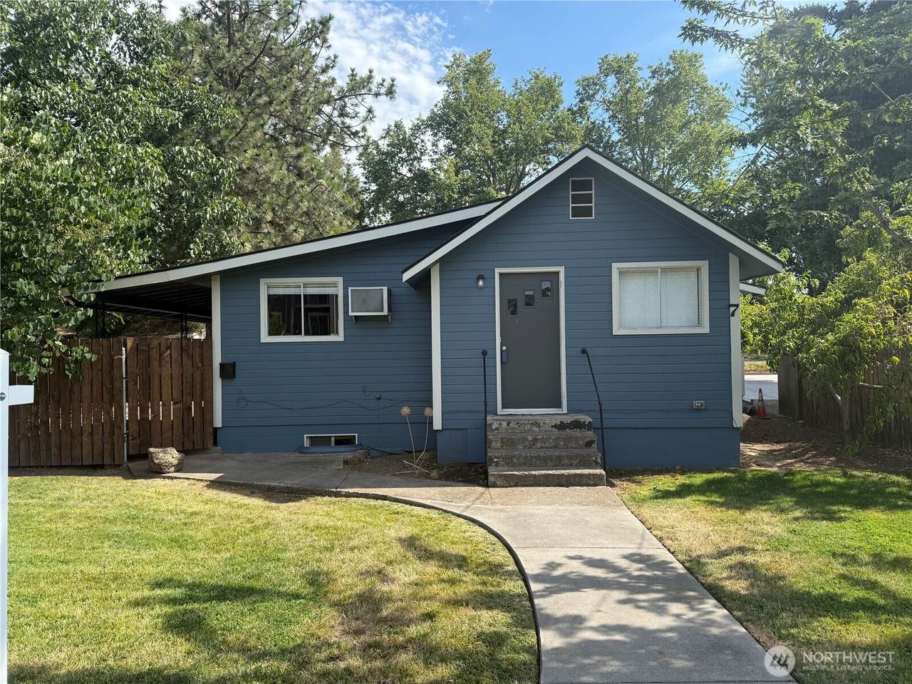 214 Whitman Drive - Photo 1