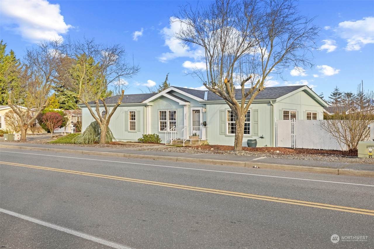 632 7th Avenue - Photo 1