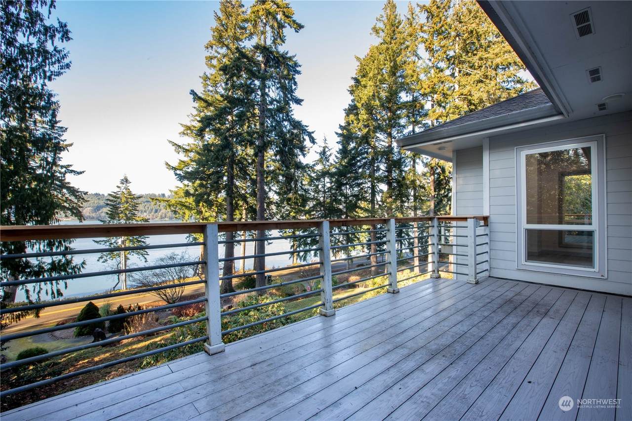 6033 Oyster Bay Road - Photo 1