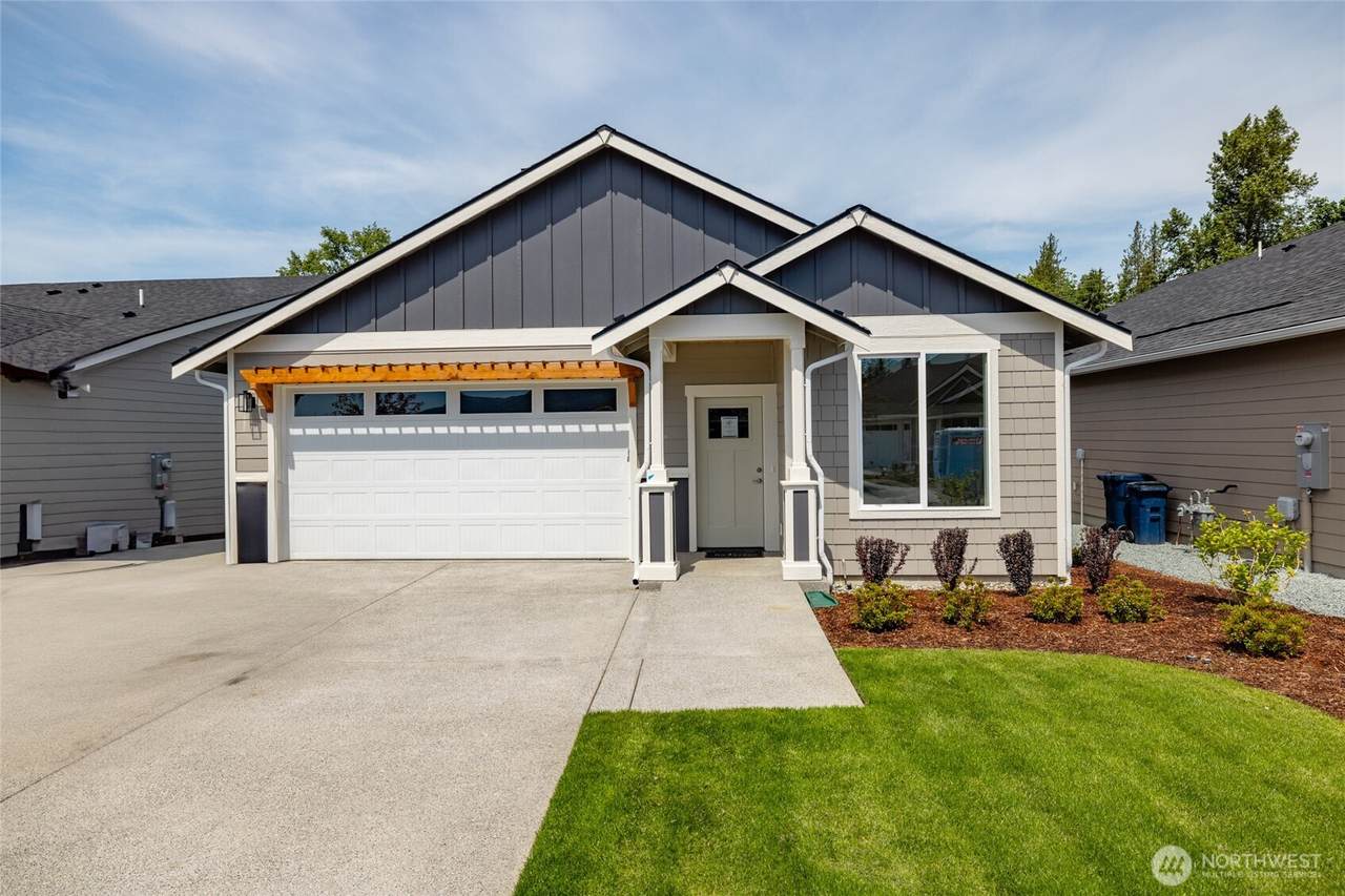 776 Parkland Loop - Photo 1