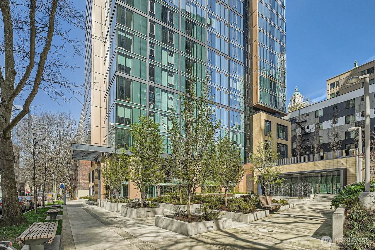 800 Columbia Street - Photo 1