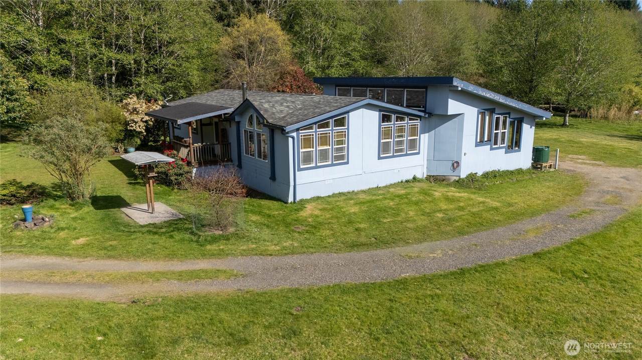 1074 Wentworth Road - Photo 1