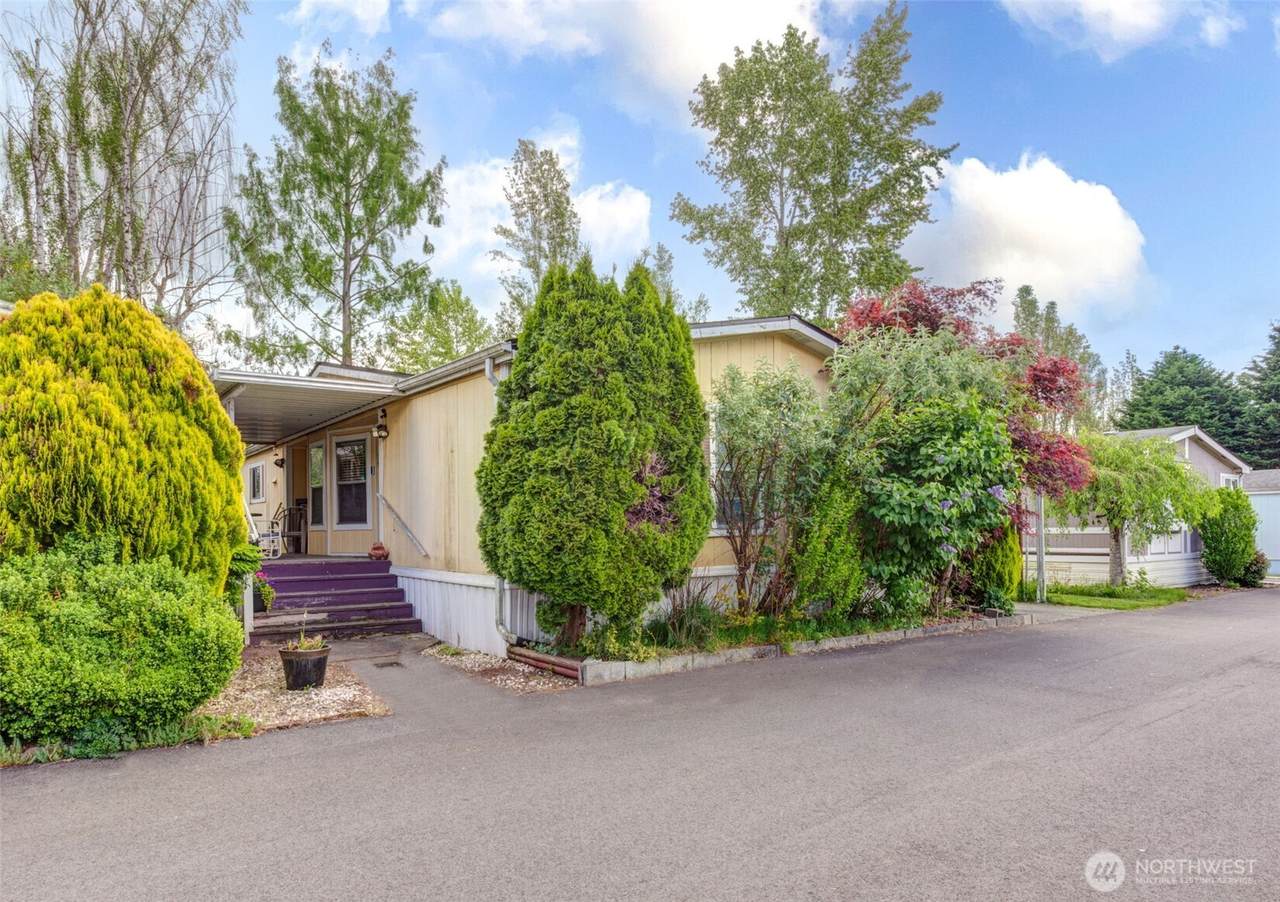 415 Lake View Road - Photo 1