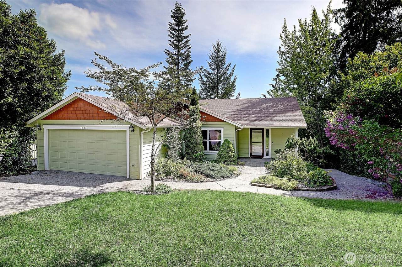 1881 Lake Drive - Photo 1