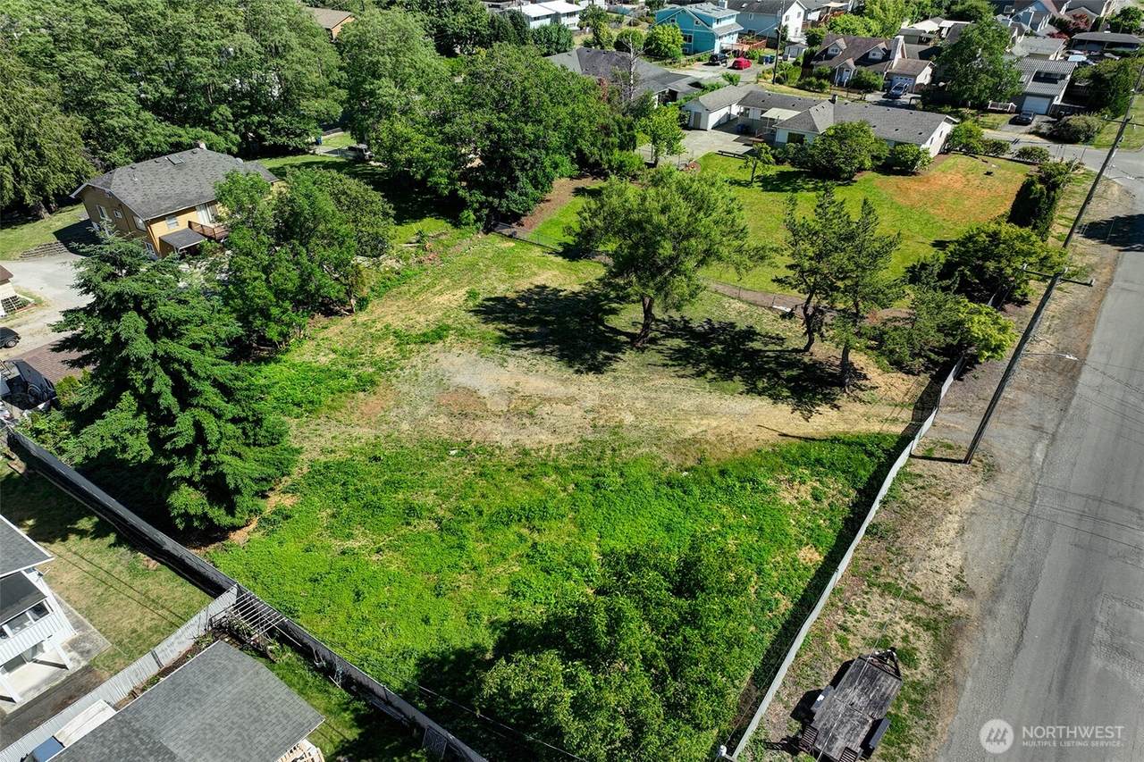64 XX 32nd Avenue - Photo 1