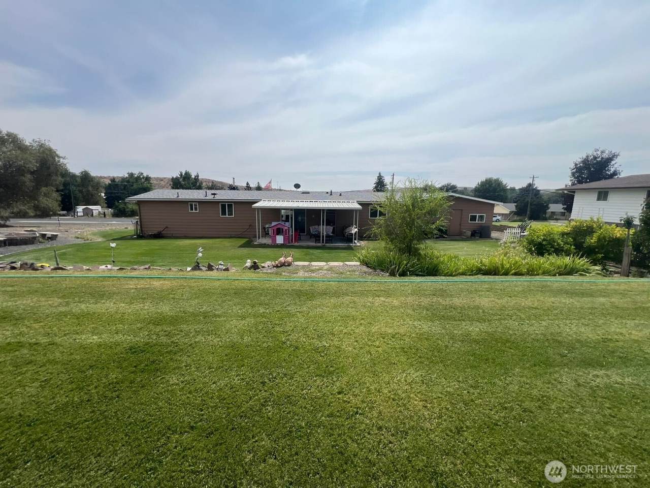 537 Sprague Street - Photo 1