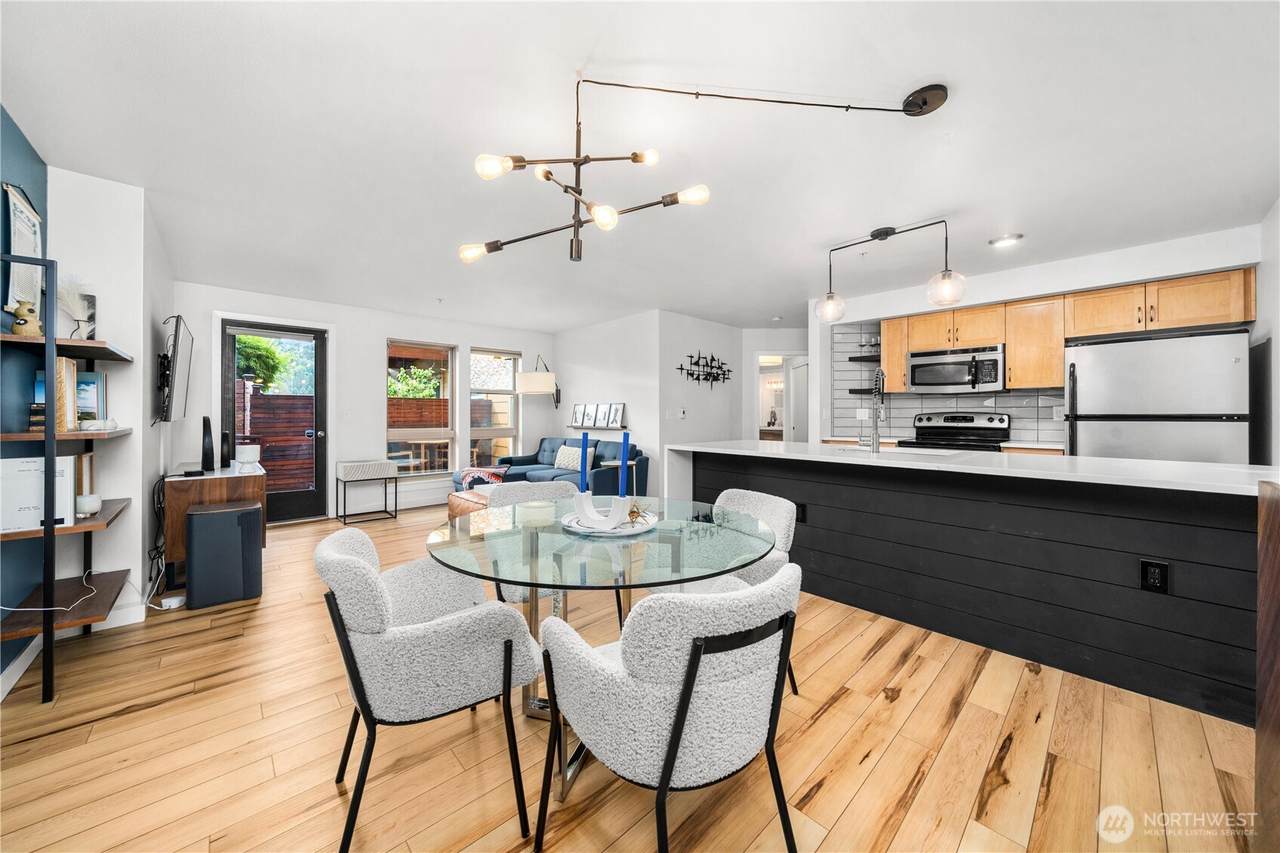 827 Hiawatha Place - Photo 1