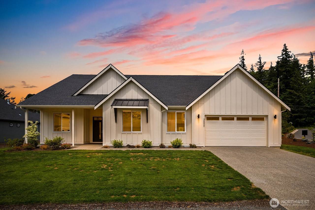 2600 42nd Street - Photo 1