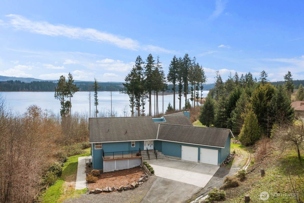211 Basswood Drive - Photo 1