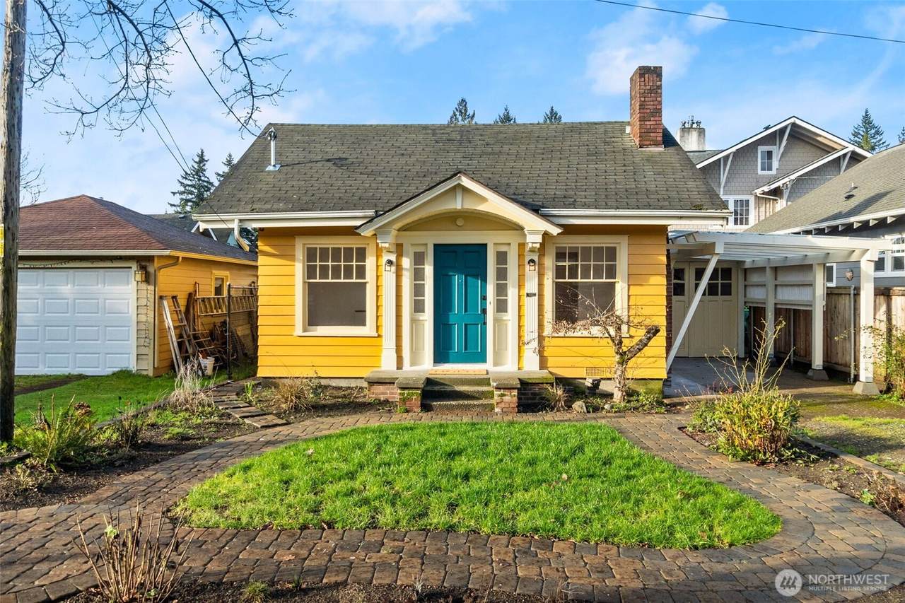 1911 Columbia Street - Photo 1