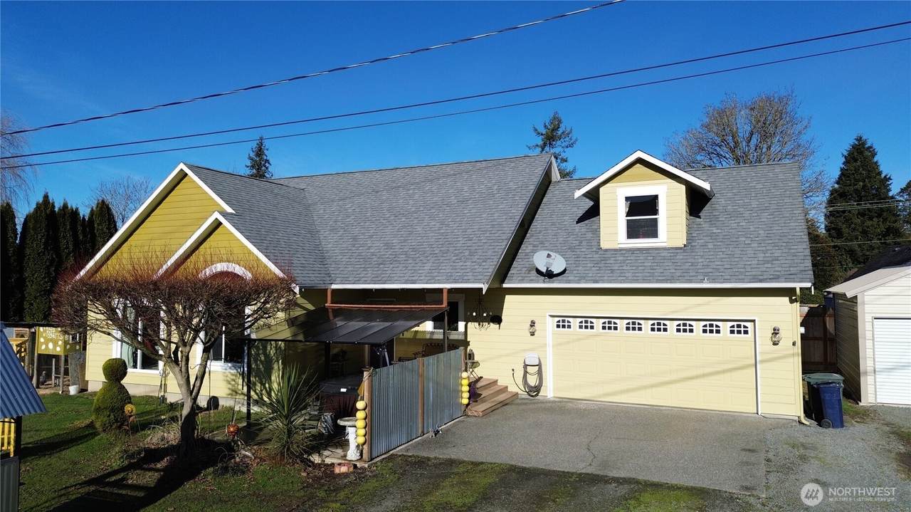 1110 Railroad Avenue - Photo 1