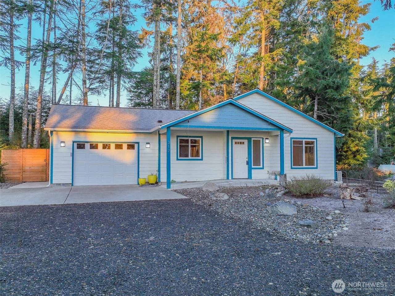 312 Pearsall Street - Photo 1