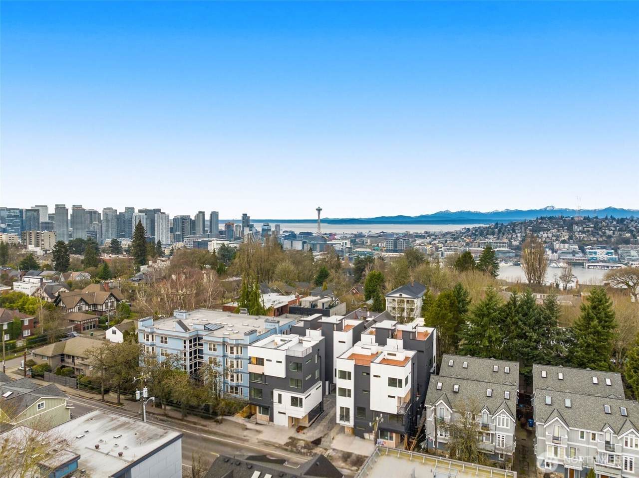 1123 A 10th Avenue - Photo 1