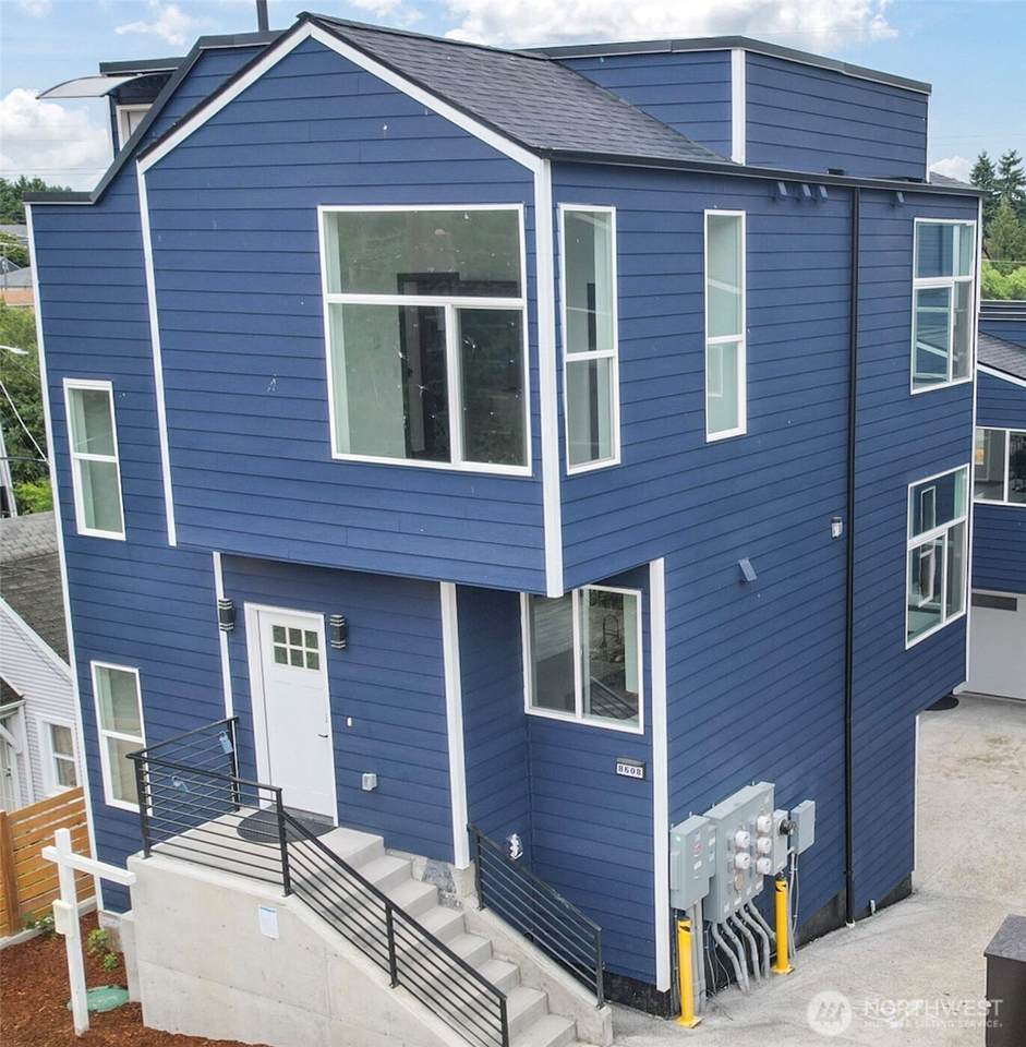 8608 42nd Avenue - Photo 1
