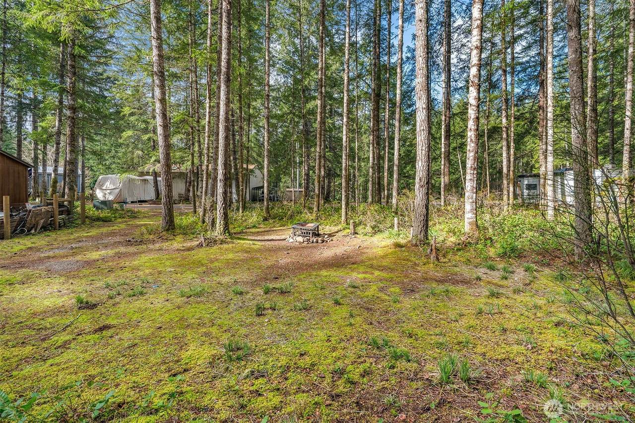 200 Glenwood Road - Photo 1