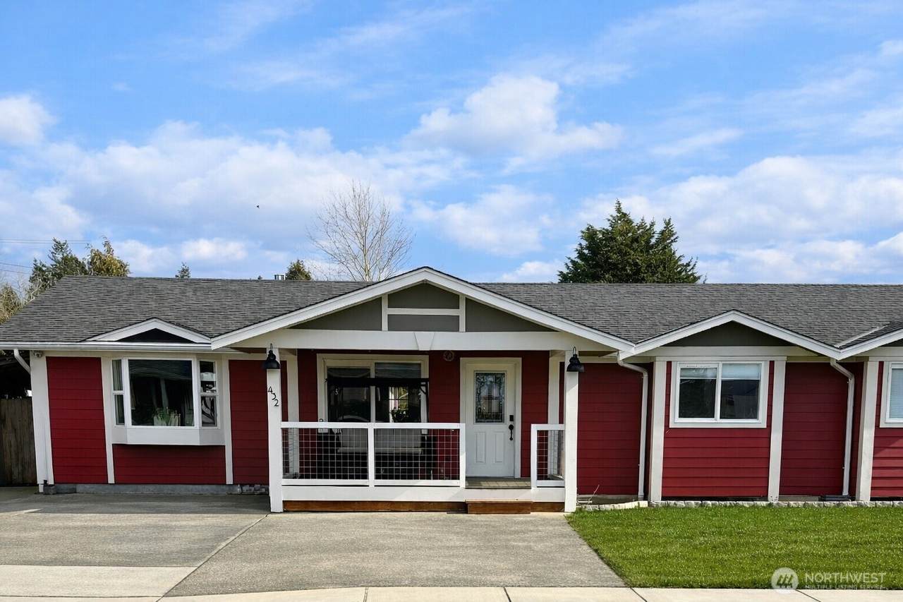 432 8th Street - Photo 1
