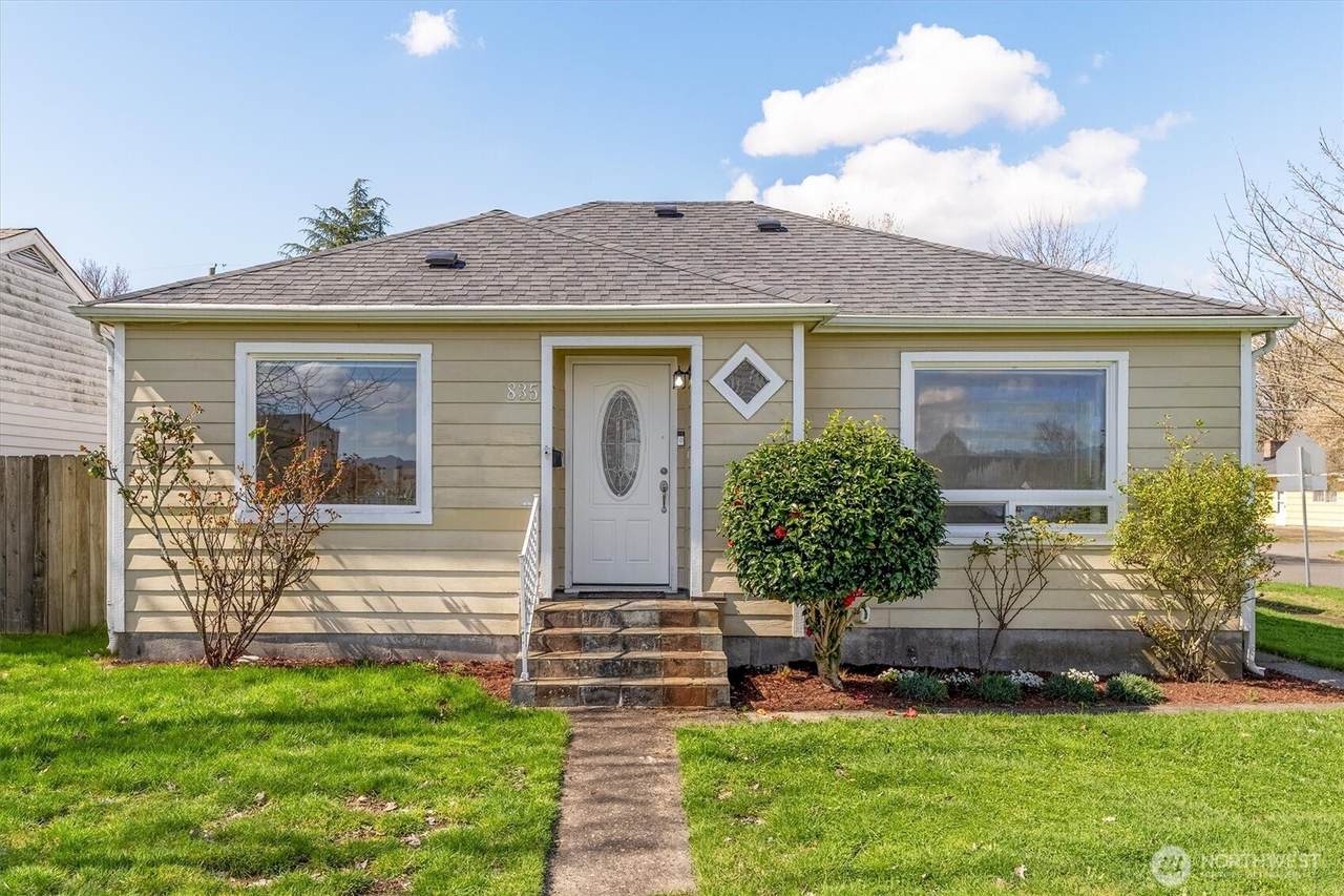 835 20th Avenue - Photo 1