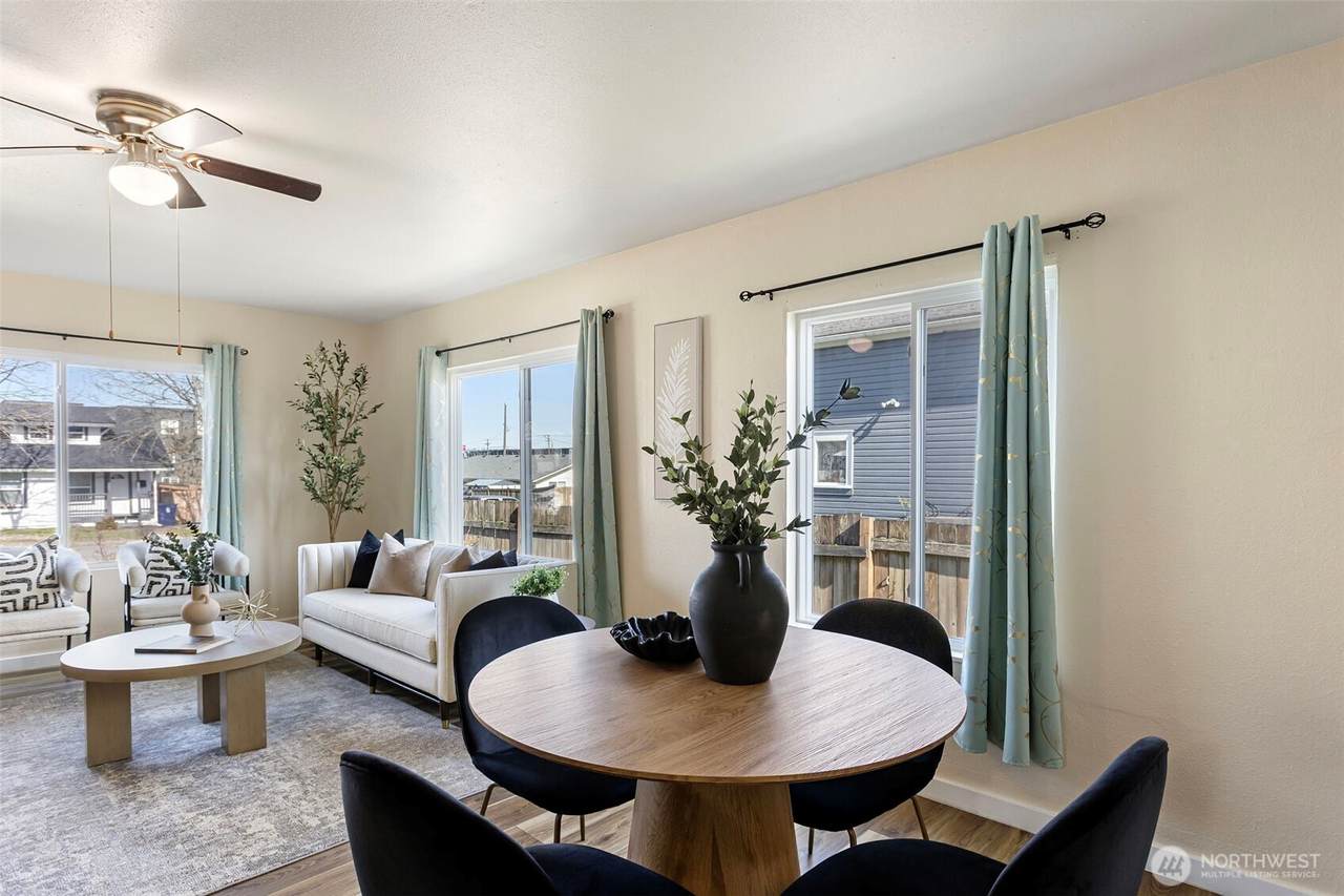 1428 32nd Street - Photo 1