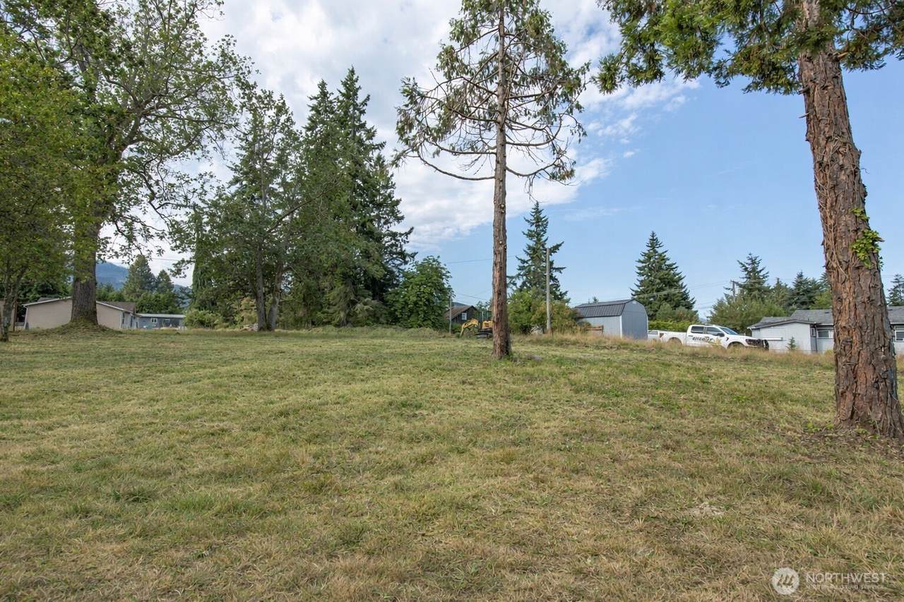 1126 Lauridsen Boulevard - Photo 1