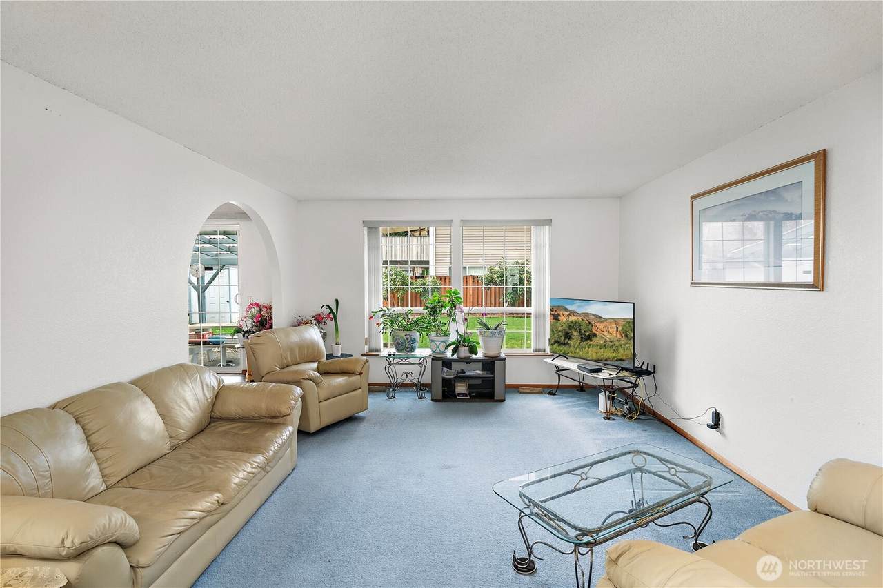 15401 Meridian Avenue - Photo 1