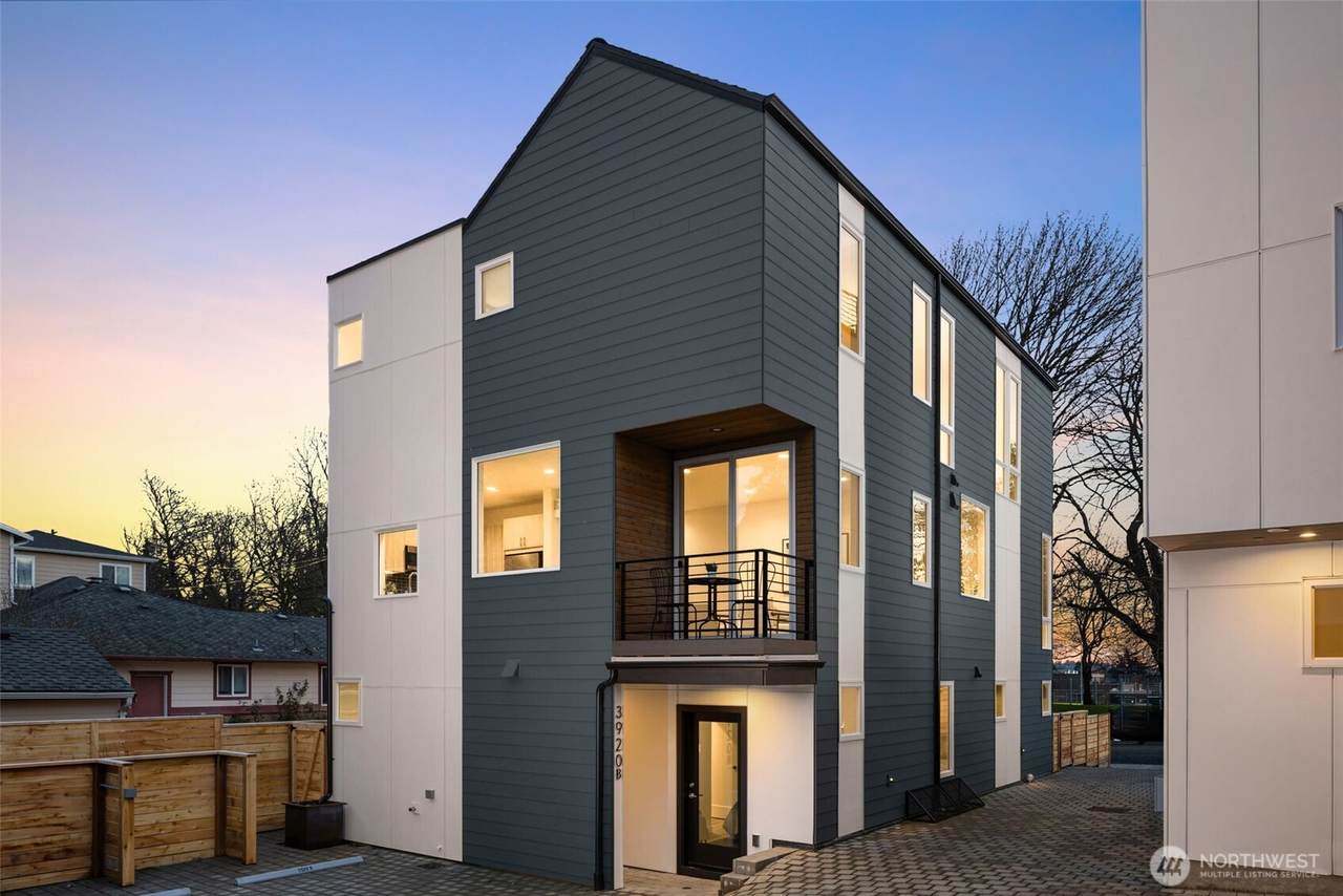 3920 B Juneau Street - Photo 1