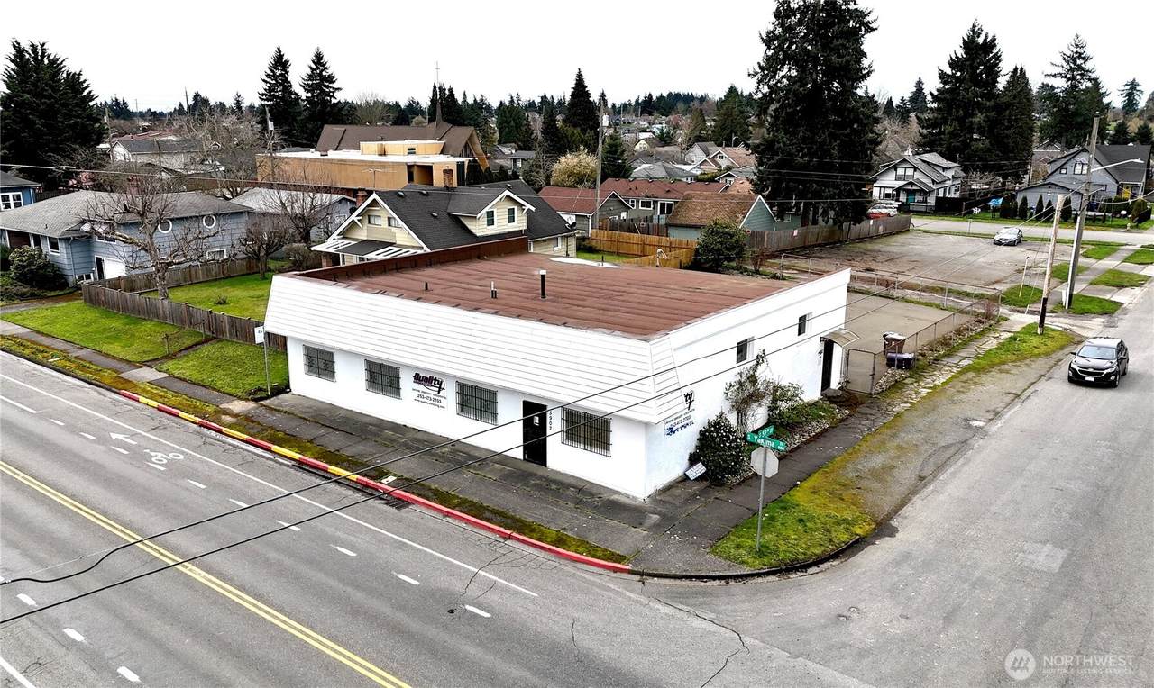 5902 Yakima Avenue - Photo 1