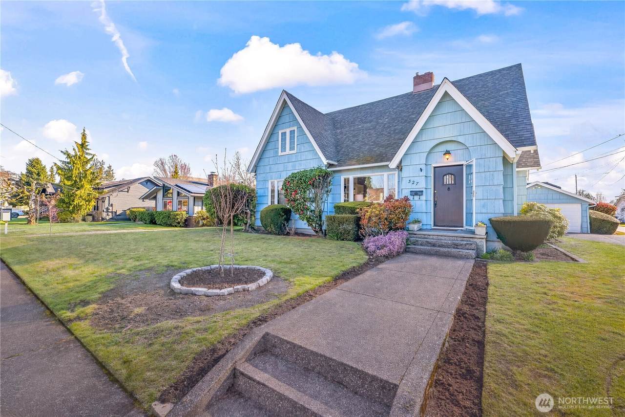 327 5th Street - Photo 1