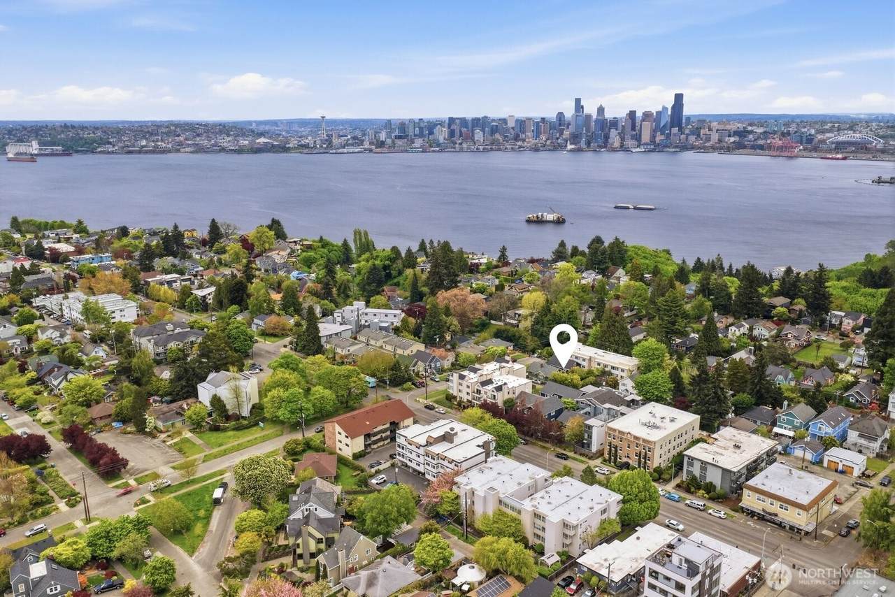 2116 California Avenue - Photo 1