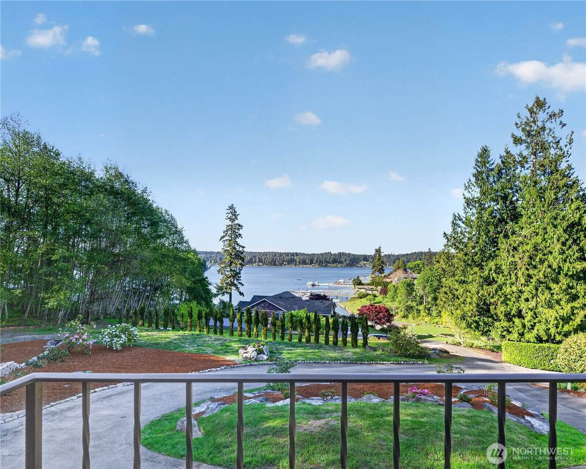 582 North Shore Blvd - Photo 1