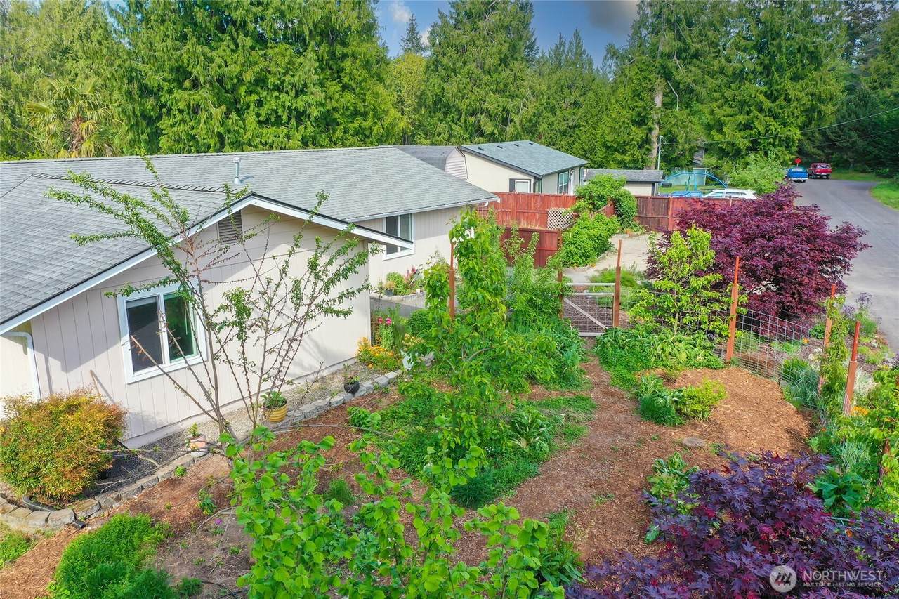 61 Anderson Street - Photo 1