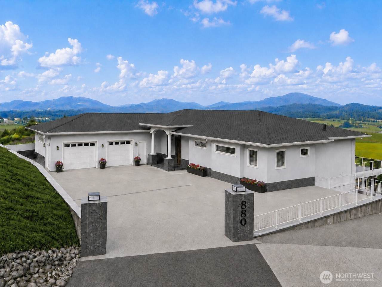 880 Bella Vista Lane - Photo 1