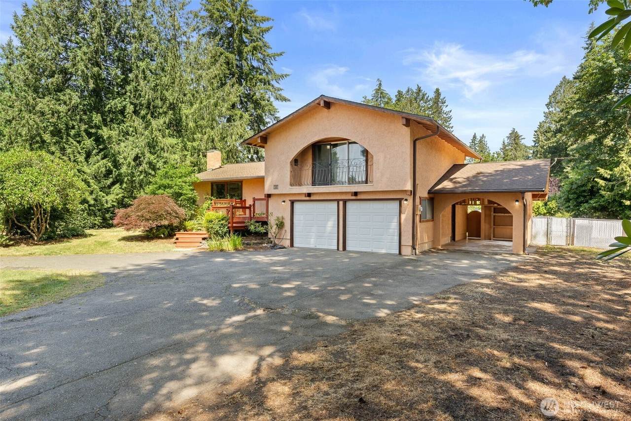 3560 Arrowhead Drive - Photo 1