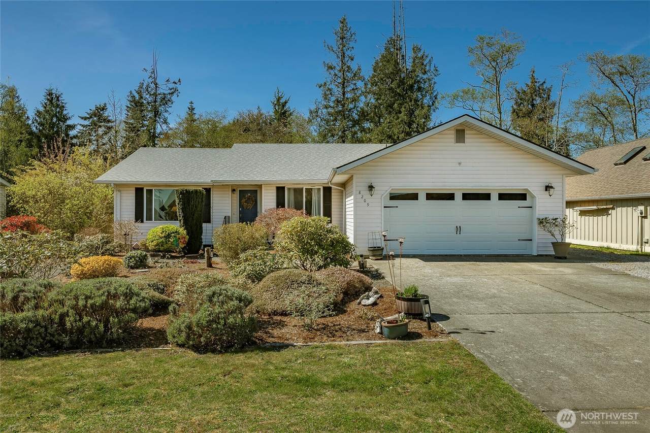 8209 Comox Road - Photo 1