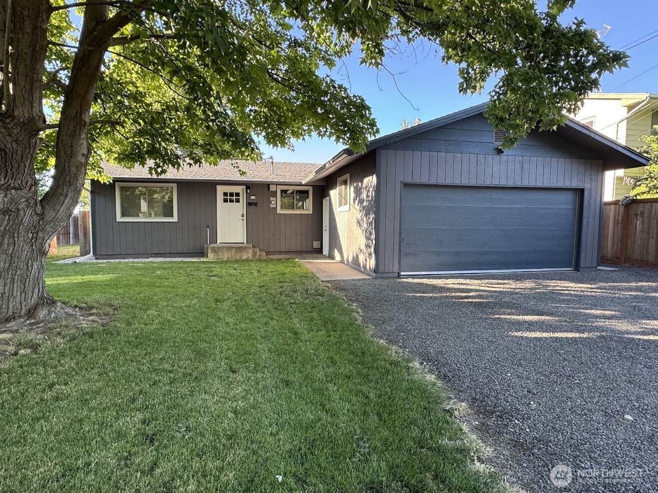 424 3rd Street - Photo 1