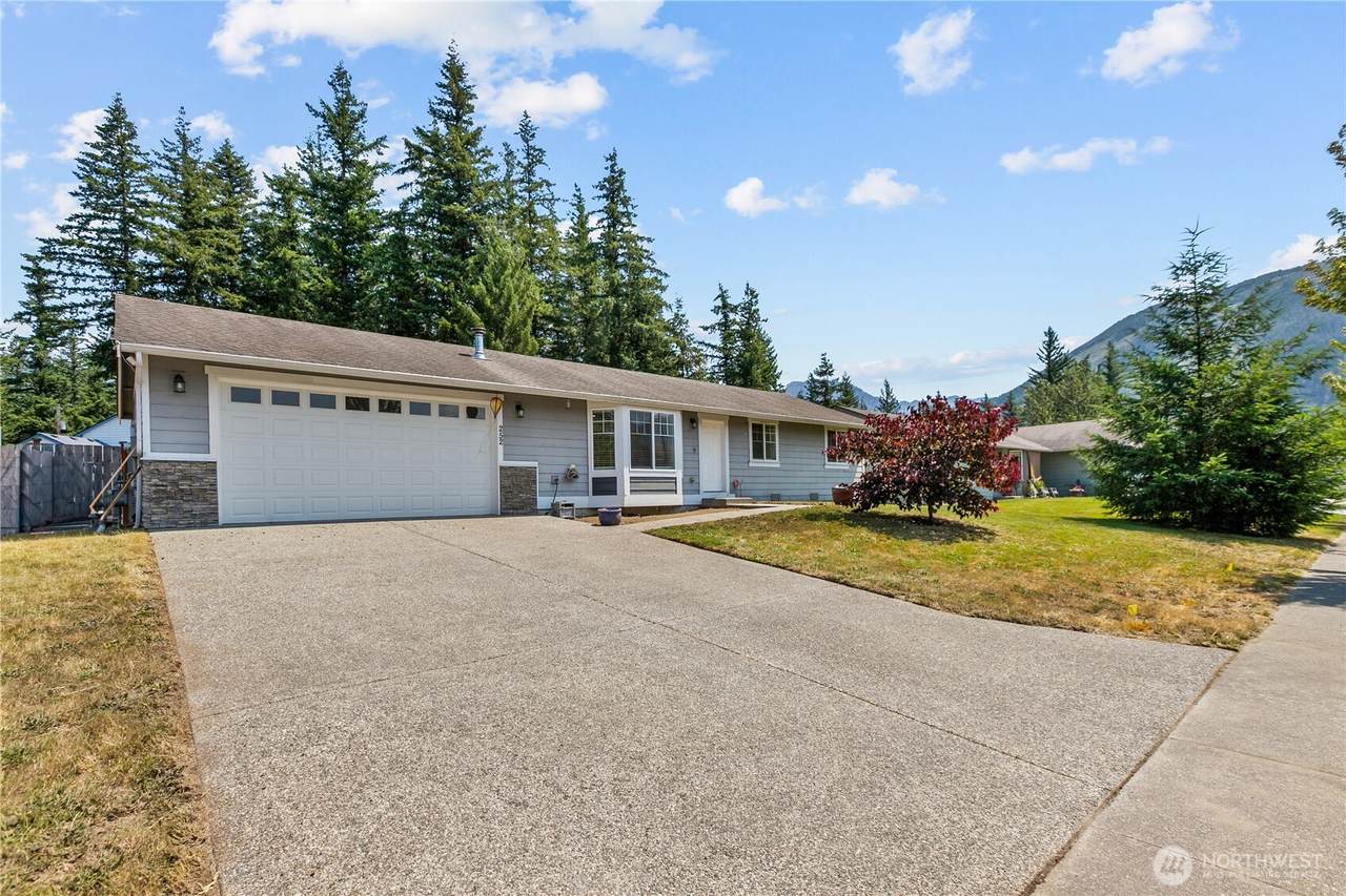 252 19th Street - Photo 1
