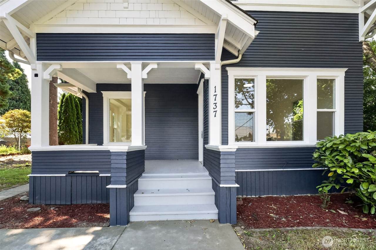 1737 6th Street - Photo 1