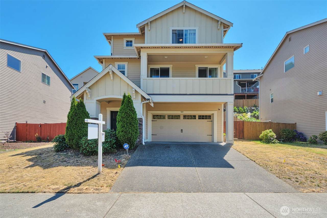 909 338th Street - Photo 1