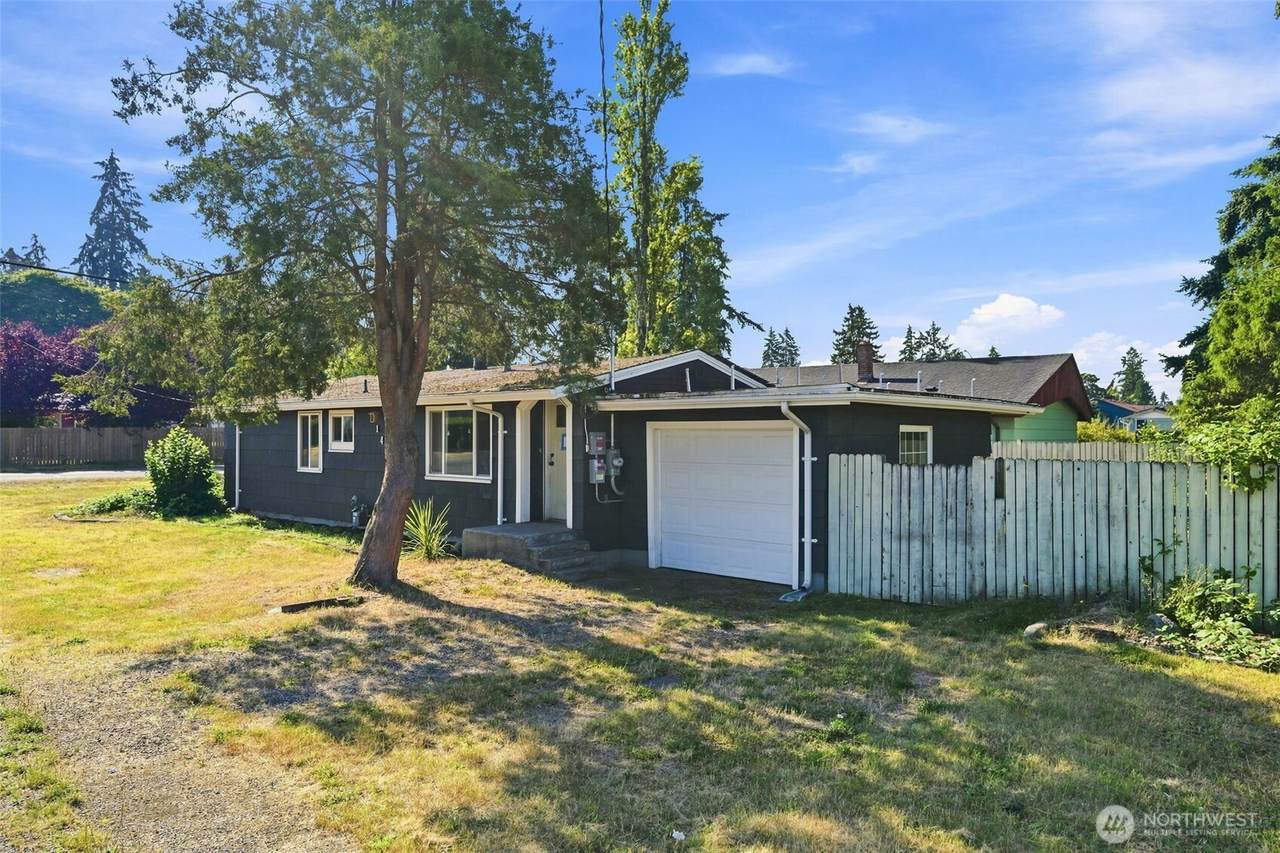 1402 Violet Meadow Street - Photo 1